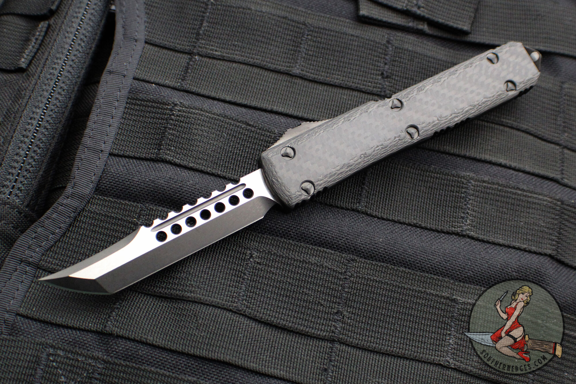 Microtech Ultratech Hellhound- Carbon Fiber Top